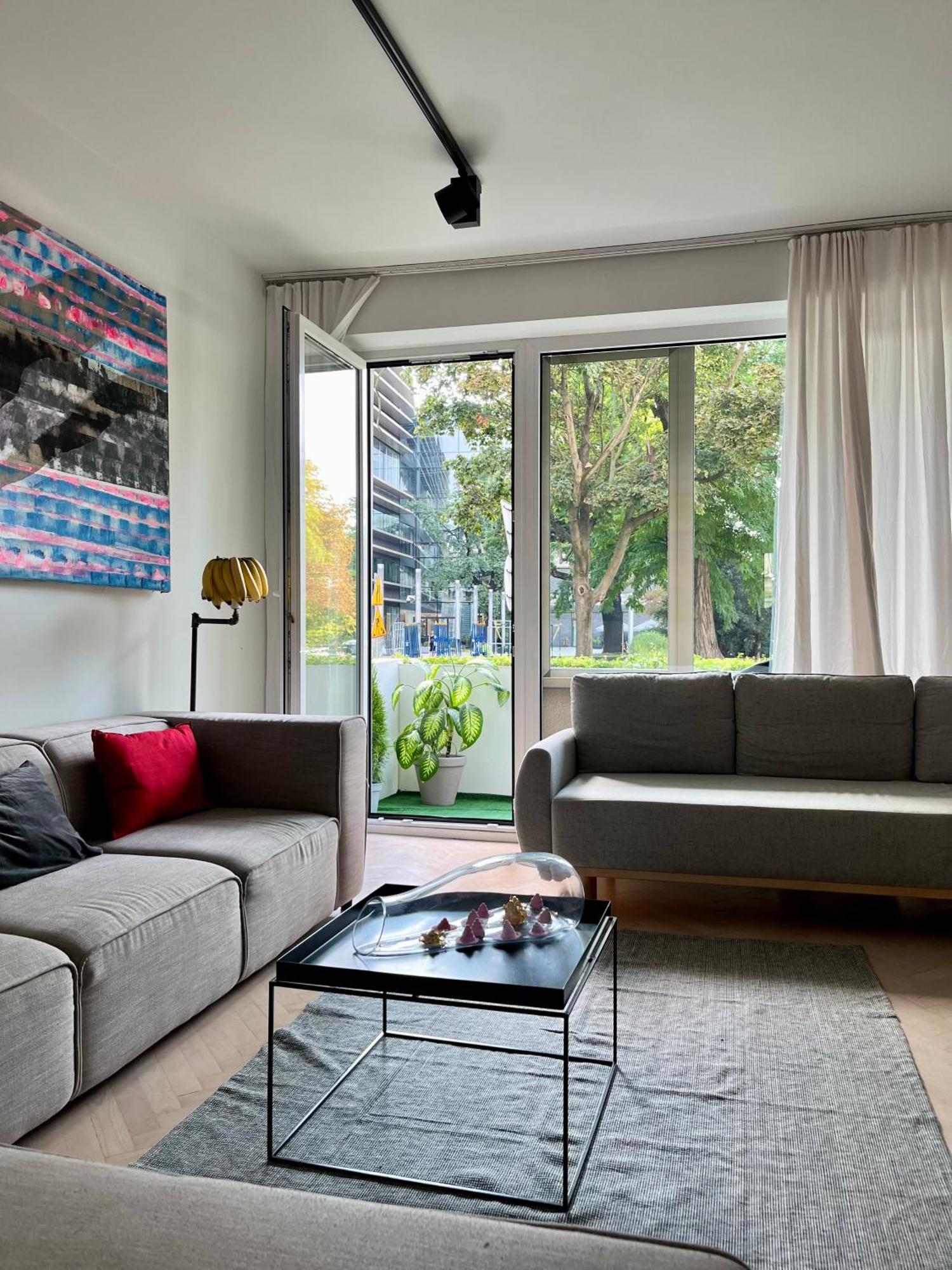 Art & Design 3 Rooms Apartment In City Center - Wroclaw — Photos 1